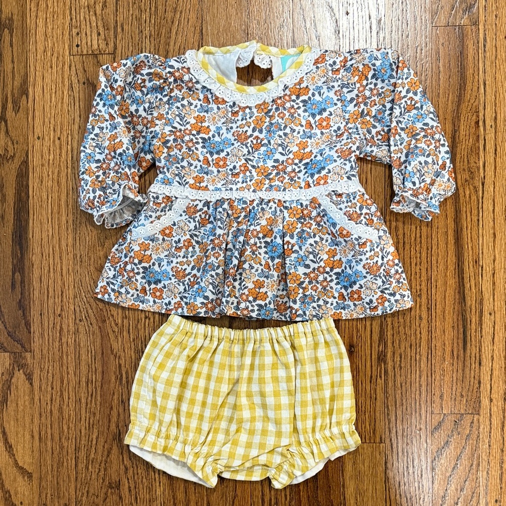 The Smocked Flamingo Toddler Girl Shirt & Bloomers (9M)